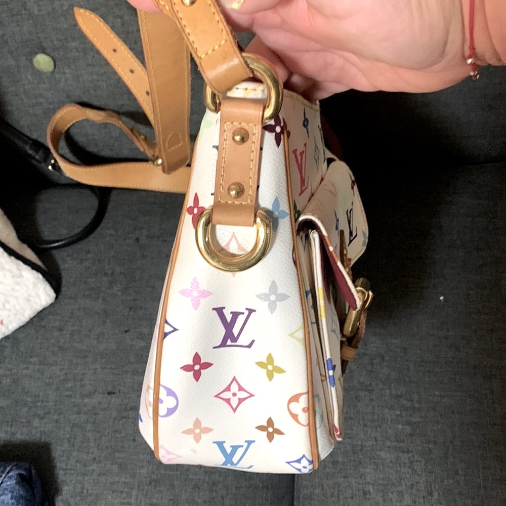 Louis Vuitton crossbody bag ‼️‼️ - Picture 4 of 8
